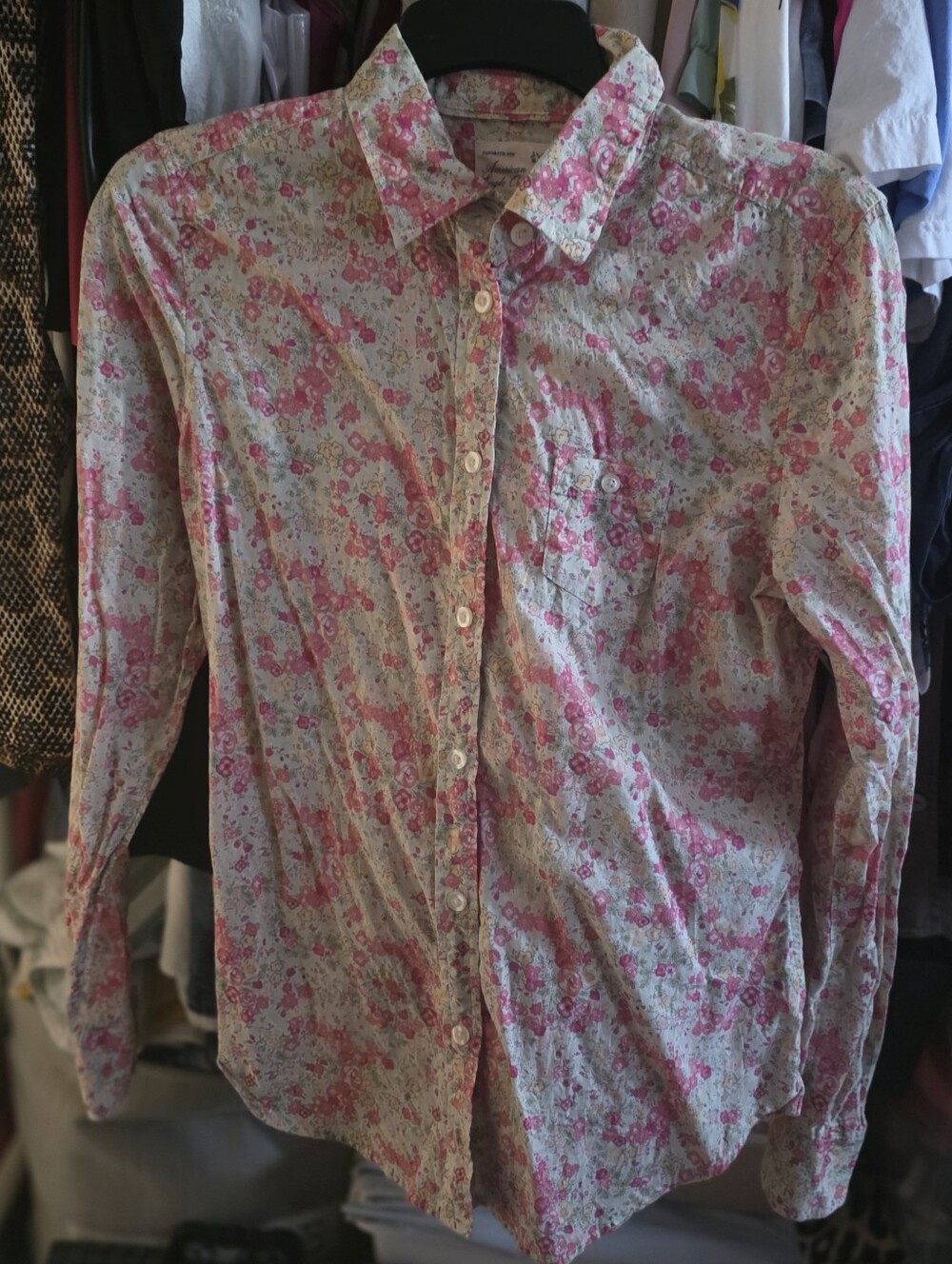 American Eagle Outfitters Pink and White Floral Button-Down Shirt